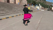 Peruvian “cholita” goes viral juggling a soccer ball like no other